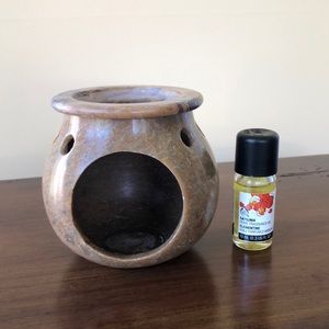 Body Shop oil warmer & oil